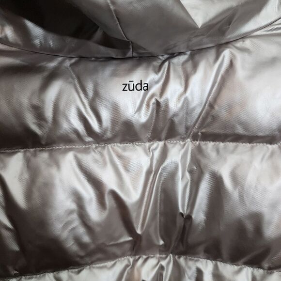 zuda Quilted Silver Pearlized Puffer Jacket with Hood - Picture 16 of 16